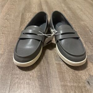 Avenue Men’s Gray Loafers